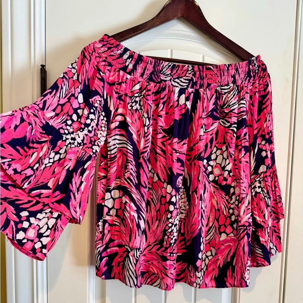 Lilly Pulitzer Tobyn Floral Off the Shoulder Bell Sleeve Top Size Medium. - Picture 2 of 6